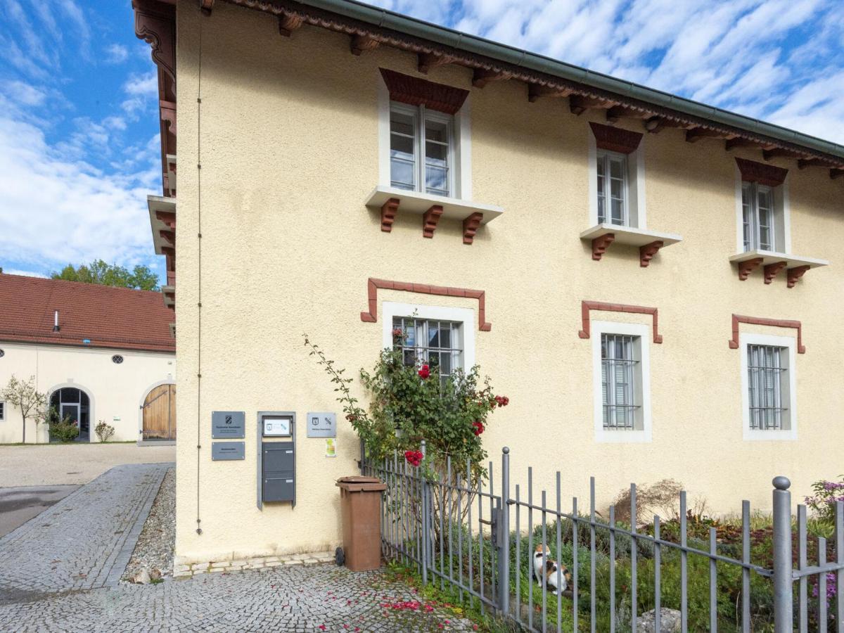 Apartment With Terrace In An Ideal Location Haunsheim Exterior photo